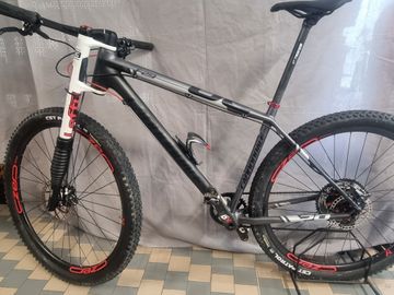 Cannondale F29 Carbon 2021 Mountainbike de segunda mano, Negro — imagen 3 de 5