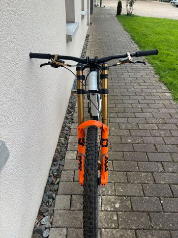 Used Commencal SUPREME DH V5 SIGNATURE 2024 2024 Mountainbike, White, 29, 27.5 — image 7 of 10