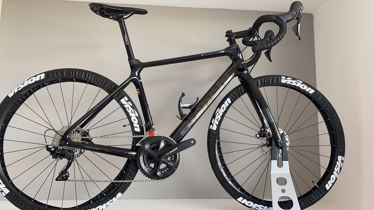 Used Bianchi Infinito XE 105 2025 2025 Road & Gravel — image 1 of 5