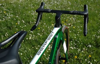 Used Storck Aerfast.4 Pro Disc Ultegra Di2 2x12 2025 2025 Road & Gravel, Verde — image 3 of 7