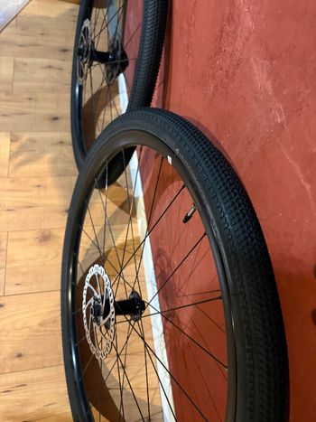 Used Giant Revolt Advanced 3 2024 2024 Road & Gravel, Schwarz — image 5 of 6