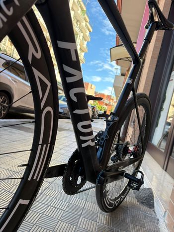 Used Factor O2 VAM - Shimano Ultegra 2025 2025 Road & Gravel, Black — image 9 of 10