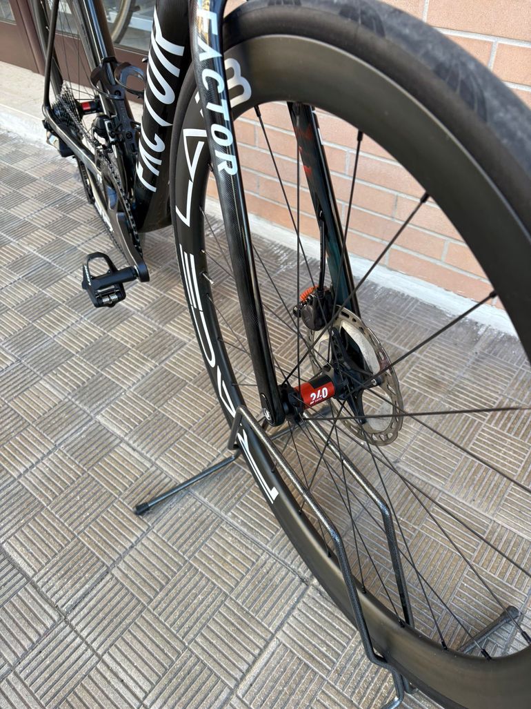 Used Factor O2 VAM - Shimano Ultegra 2025 2025 Road & Gravel, Black — image 5 of 10