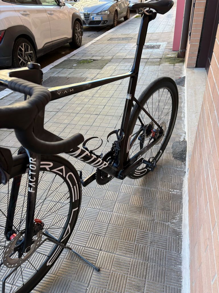 Used Factor O2 VAM - Shimano Ultegra 2025 2025 Road & Gravel, Black — image 2 of 10