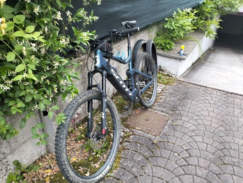 Used Scott Genius eRIDE 930 2022 2022 Mountainbike, Blue, 29 — image 10 of 13