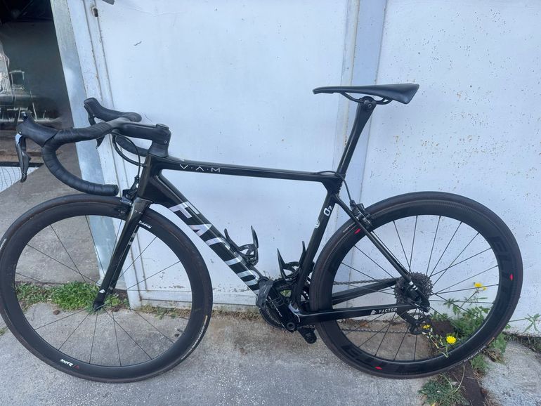 Used Factor O2 Shimano Dura Ace Di2 2021 Road & Gravel — image 1 of 3