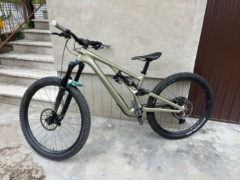 Used Specialized Stumpjumper EVO Expert 2024 2024 Mountainbike — image 2 of 12