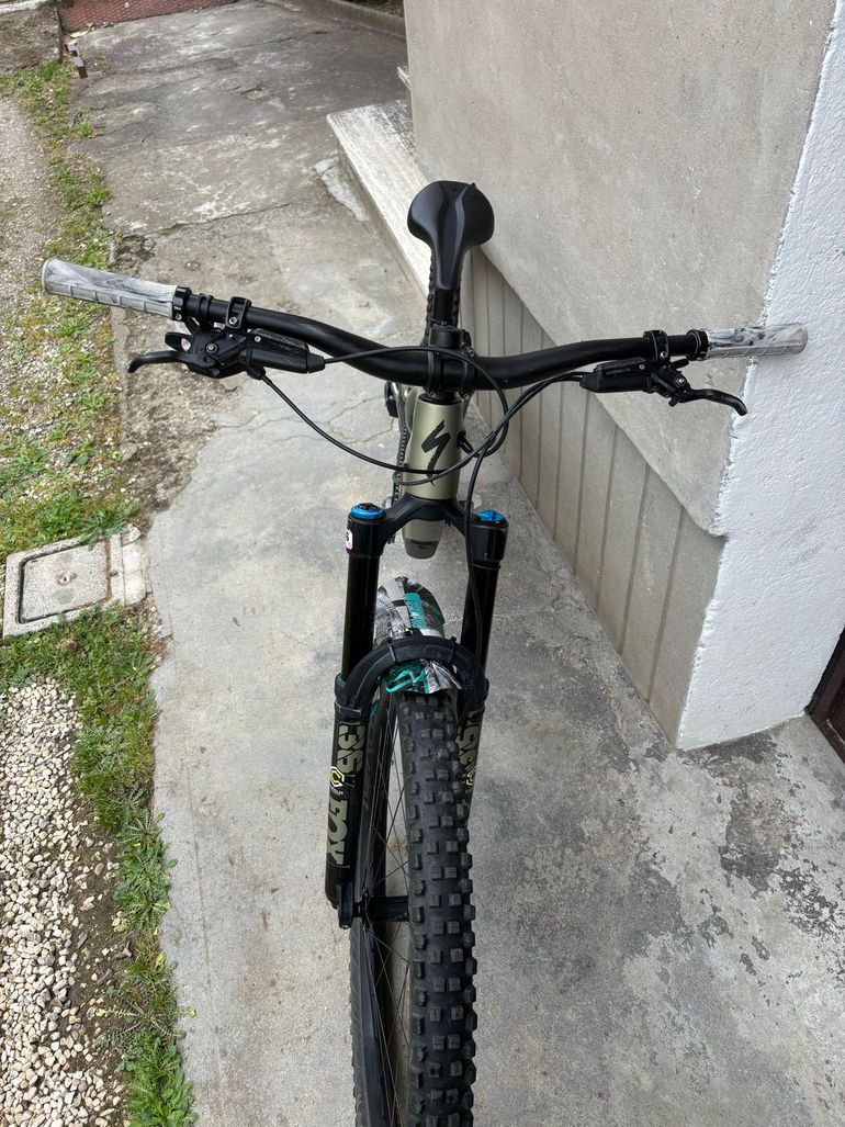 Used Specialized Stumpjumper EVO Expert 2024 2024 Mountainbike — image 7 of 12