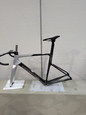 Used Cannondale SuperSix EVO Frameset 2025 Road & Gravel — image 2 of 4