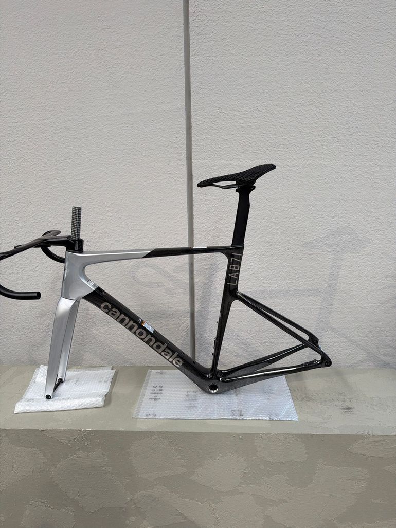 Used Cannondale SuperSix EVO Frameset 2025 Road & Gravel — image 2 of 4