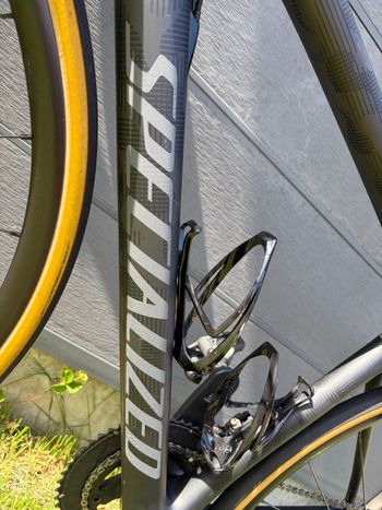 Used Specialized Tarmac SL6 Disc Comp 2020 2020 Road & Gravel — image 3 of 7