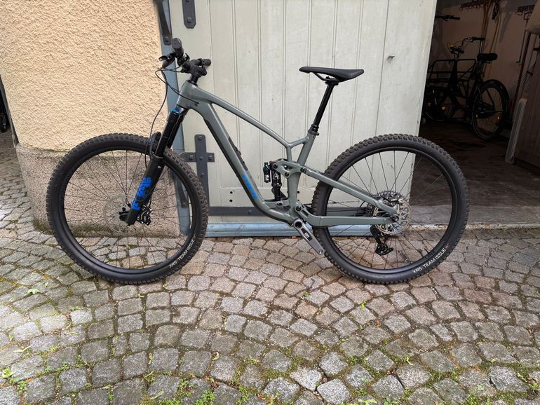 Used Trek Fuel EX 8 GX AXS T-Type Gen 6 2025 2025 Mountainbike — image 2 of 9