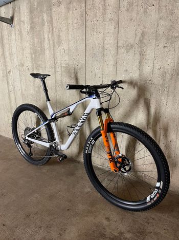 Used Canyon Canyon Lux CF SLX 9 Team Shimano XTR 2021 Mountainbike — image 2 of 4