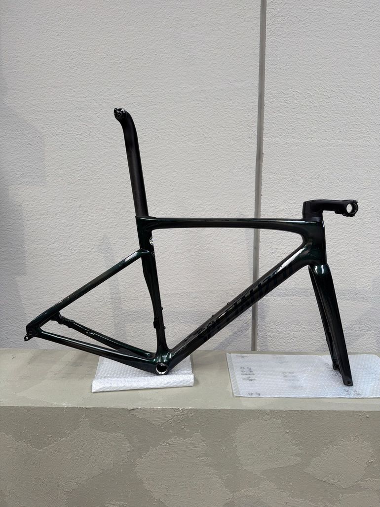 Used Specialized Tarmac SL7 Frameset 2021 Frameset 2021 Road & Gravel — image 1 of 4