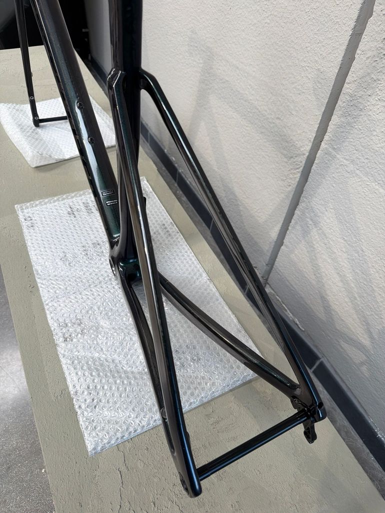 Used Specialized Tarmac SL7 Frameset 2021 Frameset 2021 Road & Gravel — image 3 of 4