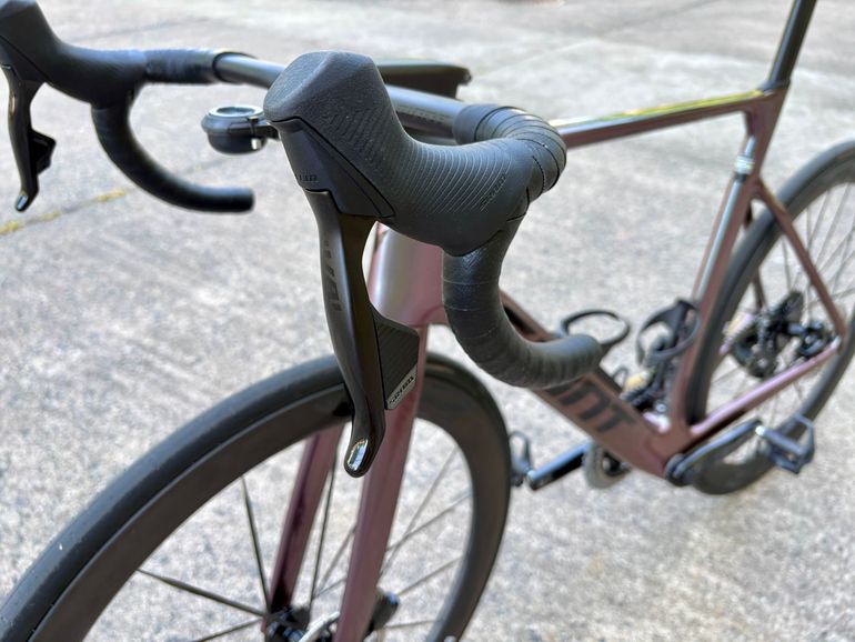 Used Giant Propel Advanced 1 2023 2023 Road & Gravel, Light Gray — image 13 of 19