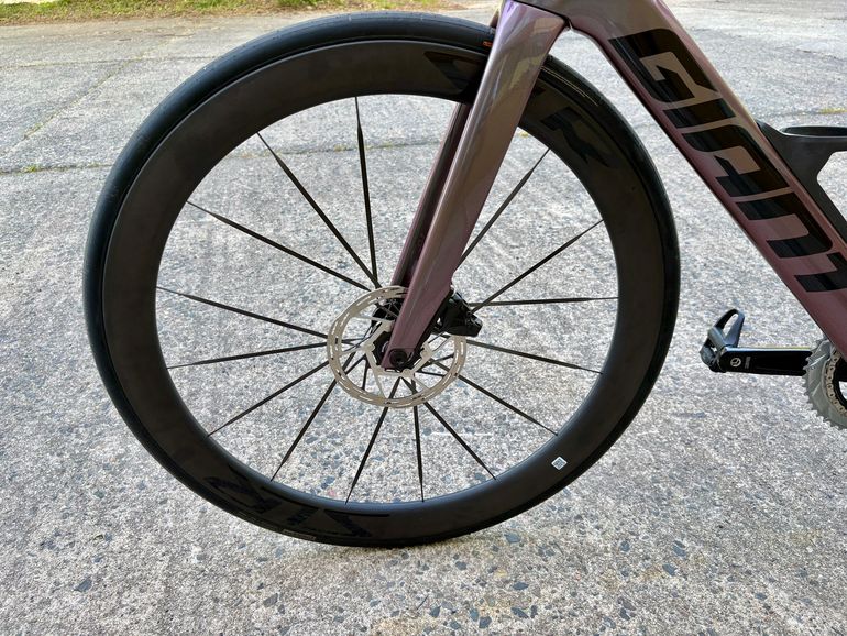 Used Giant Propel Advanced 1 2023 2023 Road & Gravel, Light Gray — image 8 of 19