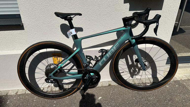 Used CUBE AGREE C:62, PRO 2025 2025 Road & Gravel, Azul — image 1 of 5