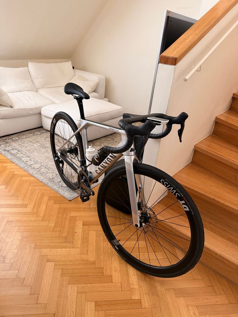 Used Canyon Endurace CF SLX 7 Di2 2026 2026 Road & Gravel, Hellgrau — image 7 of 8