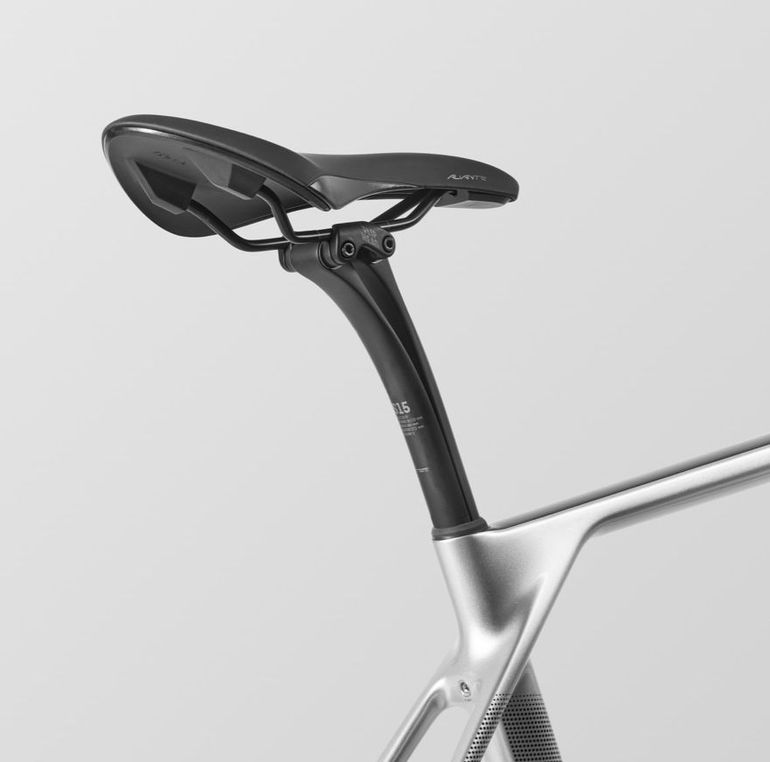 Used Canyon Endurace CF SLX 7 Di2 2026 2026 Road & Gravel, Hellgrau — image 4 of 8