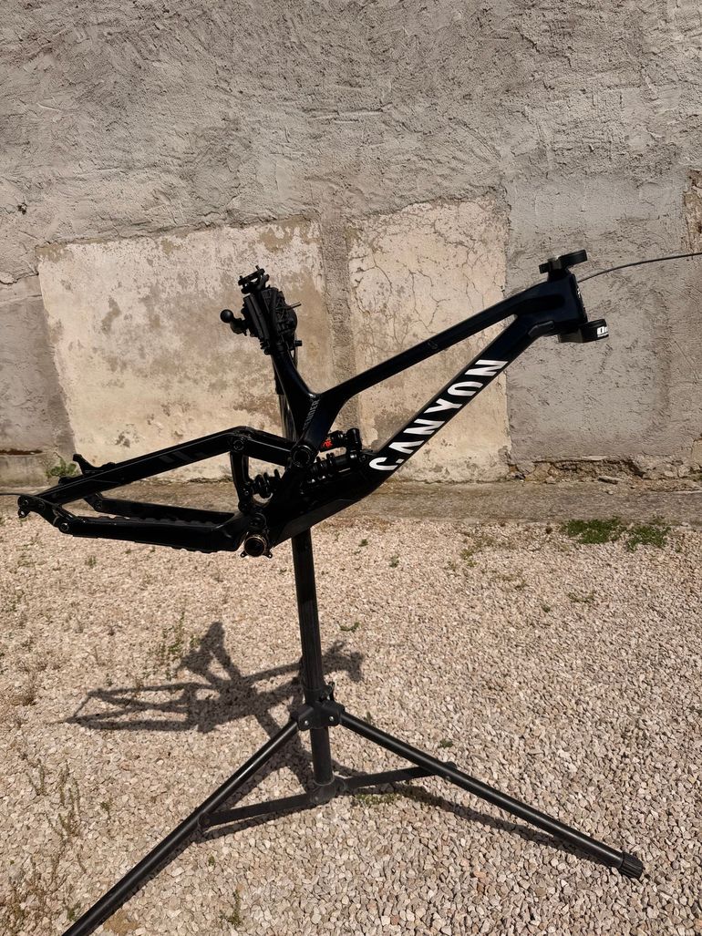Used Canyon Sender CFR FMD 2021 Frameset 2021 Mountainbike — image 1 of 7