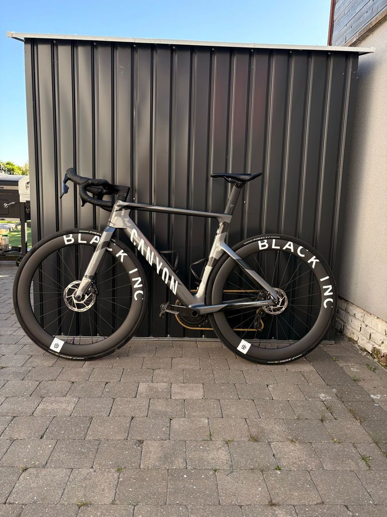 Used Canyon Aeroad CF SLX 7 AXS SPEED 2025 2025 Road & Gravel, Schwarz — image 1 of 3