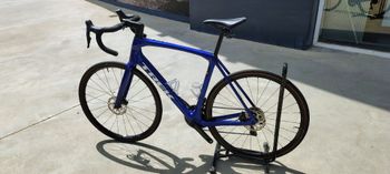 Used Trek Domane SL 6 Gen 4 2024 2024 Road & Gravel — image 2 of 5
