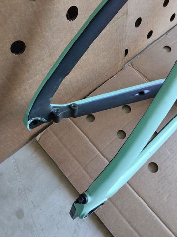Tweedehands Bianchi Oltre Race 105 2023 Frameset 2023 Road & Gravel — afbeelding 30 van 48