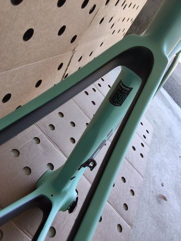 Tweedehands Bianchi Oltre Race 105 2023 Frameset 2023 Road & Gravel — afbeelding 10 van 48