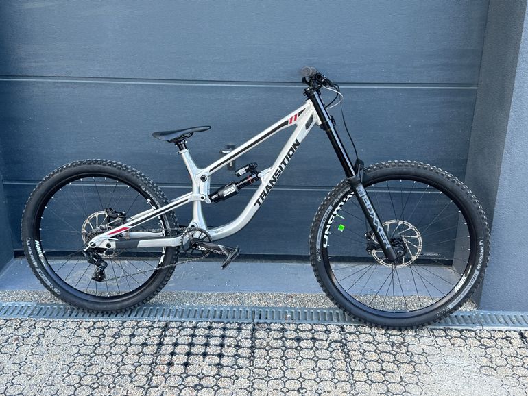 Used Transition Tr11 SRAM GX DH 2024 Mountainbike, Light Gray, Mixed — image 2 of 21