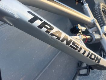 Used Transition Tr11 SRAM GX DH 2024 Mountainbike, Light Gray, Mixed — image 9 of 21