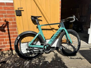 Canyon Aeroad CF SLX 7 eTap 2024 2024 Road & Gravel usato, Blu — immagine 1 di 9