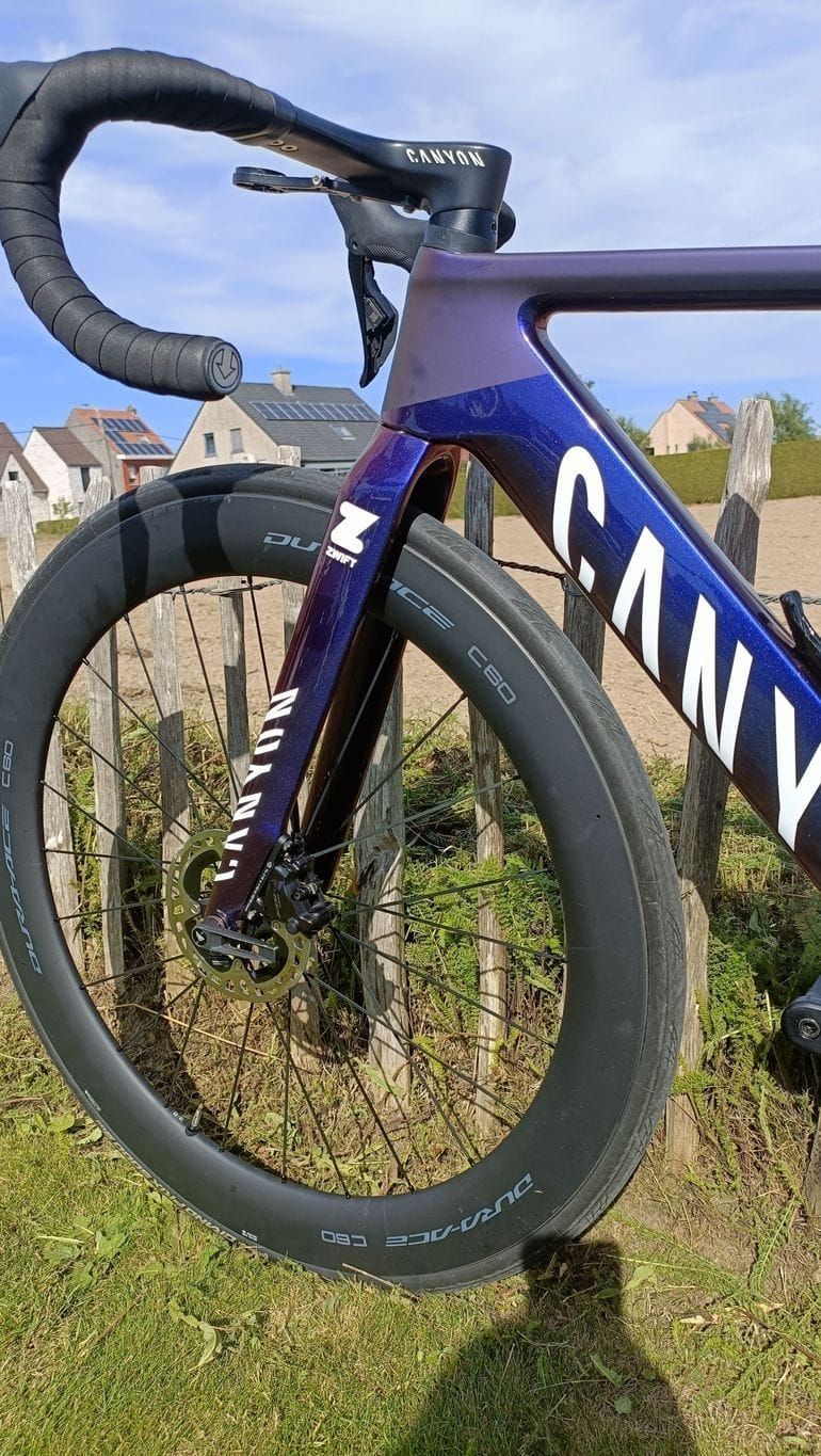 Used Canyon Aeroad CFR AXS 2023 2023 Road & Gravel, Violett — image 10 of 16