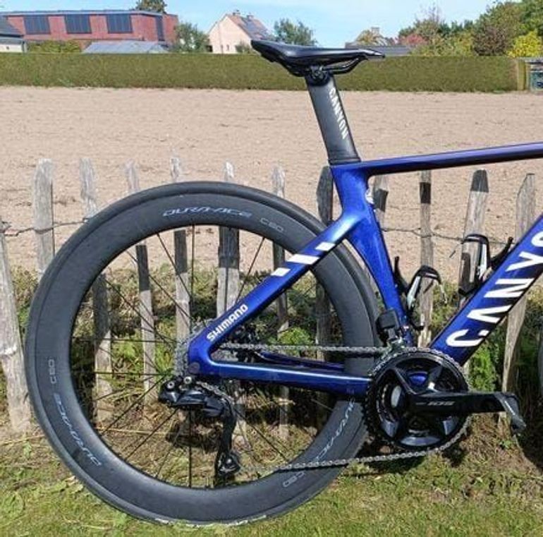 Used Canyon Aeroad CFR AXS 2023 2023 Road & Gravel, Violett — image 16 of 16