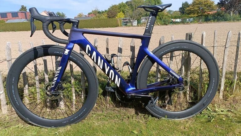 Used Canyon Aeroad CFR AXS 2023 2023 Road & Gravel, Violett — image 3 of 16