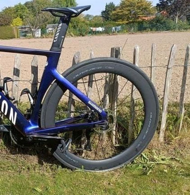 Used Canyon Aeroad CFR AXS 2023 2023 Road & Gravel, Violett — image 15 of 16