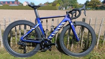 Used Canyon Aeroad CFR AXS 2023 2023 Road & Gravel, Violett — image 5 of 16