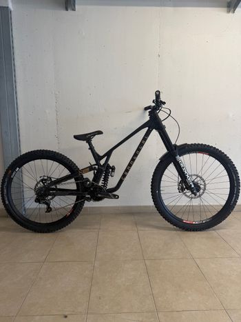Used Commencal Commencal Supreme V5 2023 2023 MTB