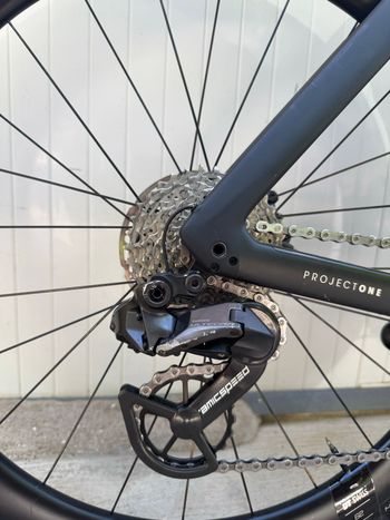 Used Trek Madone SLR 7 Gen 7 2024 2024 Road & Gravel, Schwarz — image 6 of 10