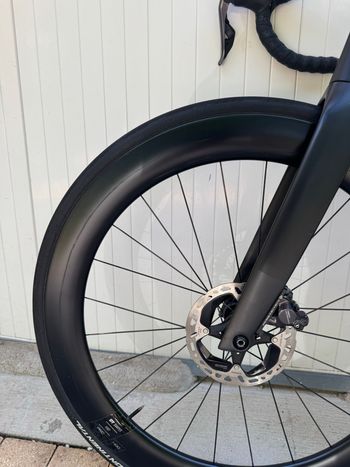 Used Trek Madone SLR 7 Gen 7 2024 2024 Road & Gravel, Schwarz — image 8 of 10