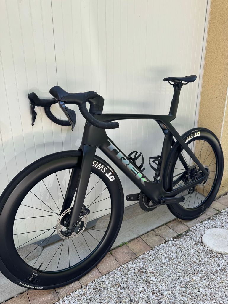 Used Trek Madone SLR 7 Gen 7 2024 2024 Road & Gravel, Schwarz — image 5 of 10