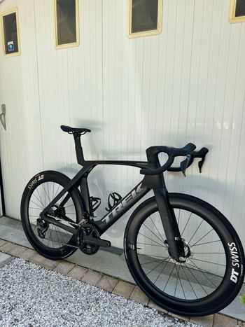 Used Trek Madone SLR 7 Gen 7 2024 2024 Road & Gravel, Schwarz — image 3 of 10