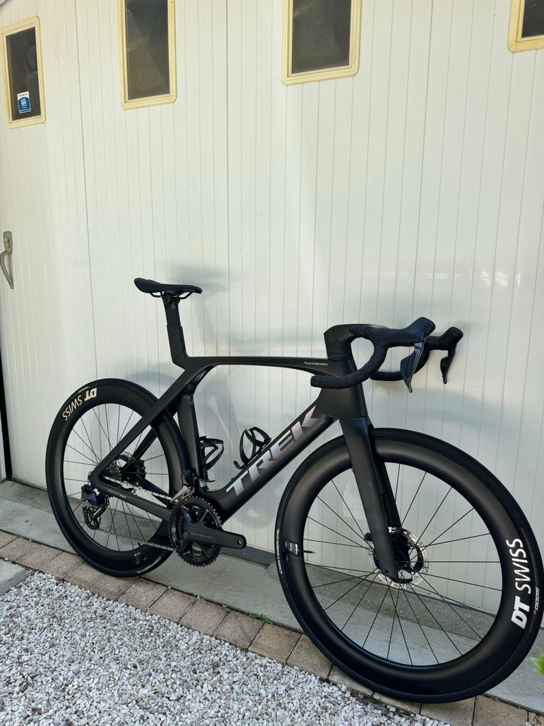 Used Trek Madone SLR 7 Gen 7 2024 2024 Road & Gravel, Schwarz — image 3 of 10