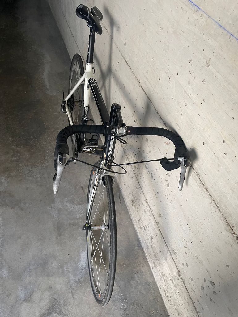 Used Scott S10 2010 Road & Gravel, Black — image 2 of 3