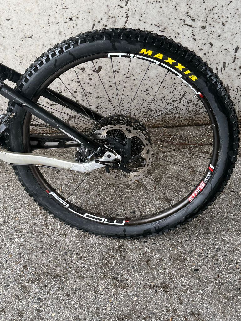 Used Commencal META AM V4.2 NEW ZEALAND 2018 2018 Mountainbike — image 7 of 20