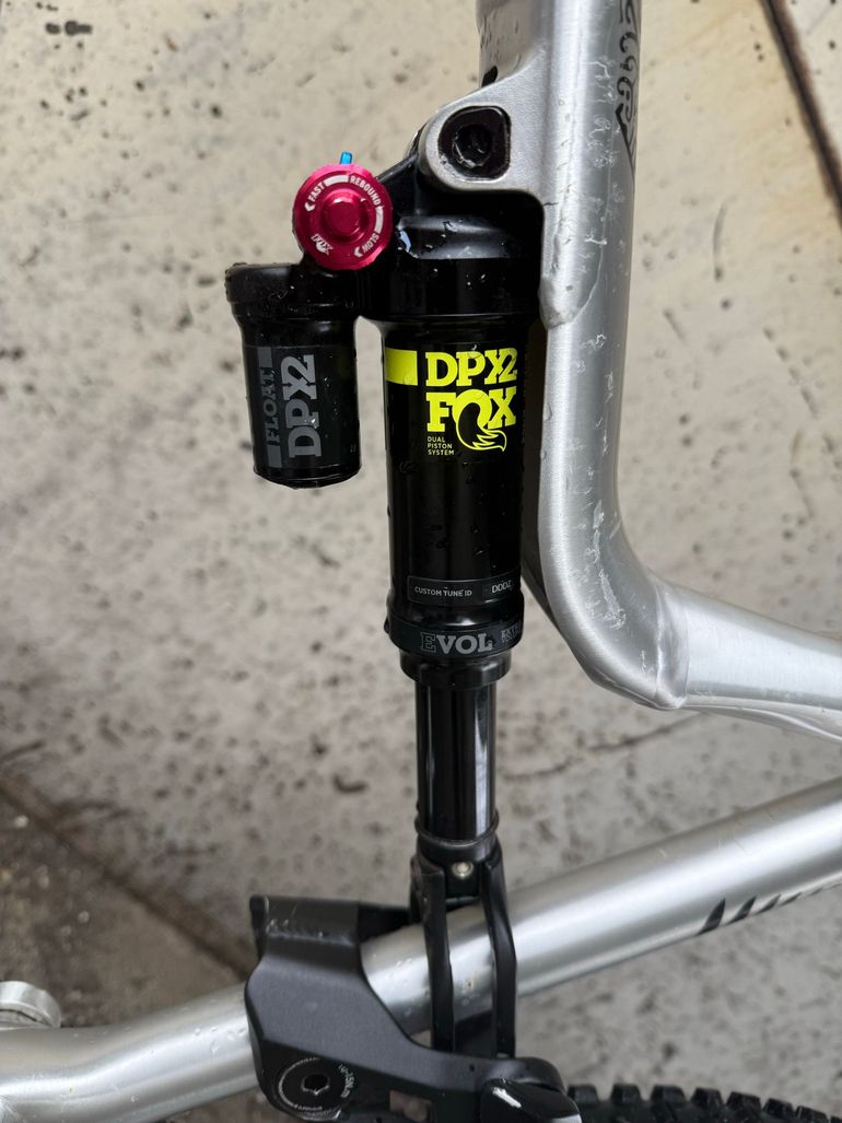 Used Commencal META AM V4.2 NEW ZEALAND 2018 2018 Mountainbike — image 16 of 20