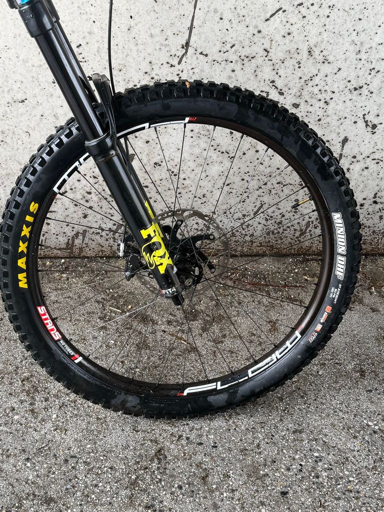 Used Commencal META AM V4.2 NEW ZEALAND 2018 2018 Mountainbike — image 4 of 20