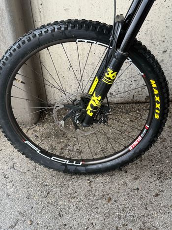 Used Commencal META AM V4.2 NEW ZEALAND 2018 2018 Mountainbike — image 5 of 20