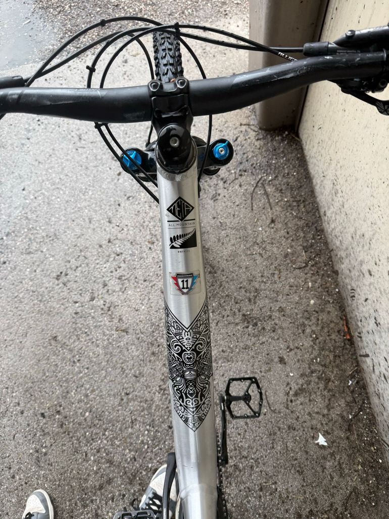 Used Commencal META AM V4.2 NEW ZEALAND 2018 2018 Mountainbike — image 9 of 20