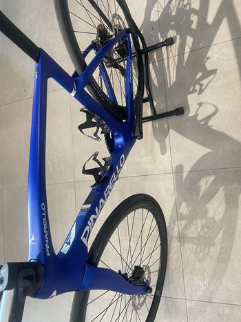 Used Pinarello F5 105 Di2 2025 2025 Road & Gravel, Blau — image 2 of 6